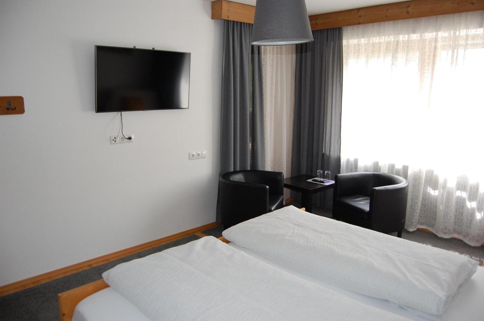 Bed and Breakfast Haus Hager Schlitters Esterno foto